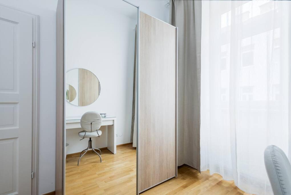 Orestaliving - Spacious 2Br On The Danube Canal Виена Екстериор снимка