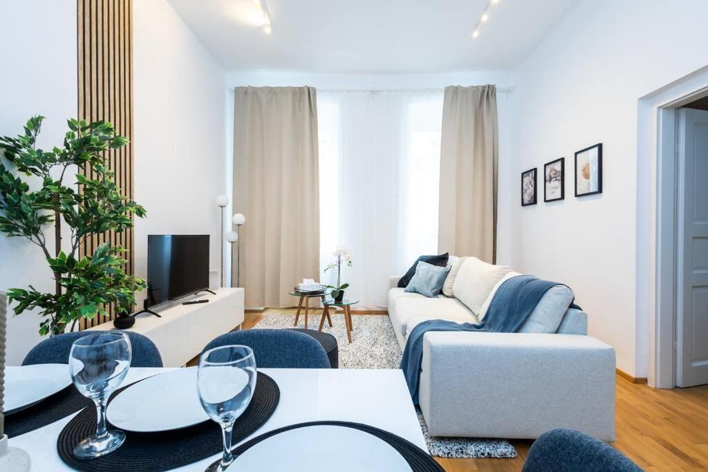 Orestaliving - Spacious 2Br On The Danube Canal Виена Екстериор снимка